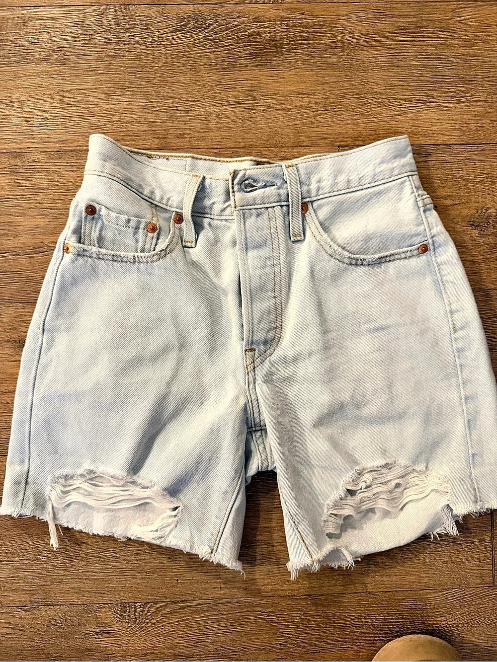Levi's 501 Original Cut-Off Shorts Distressed Denim Jean Shorts in Blue Size
